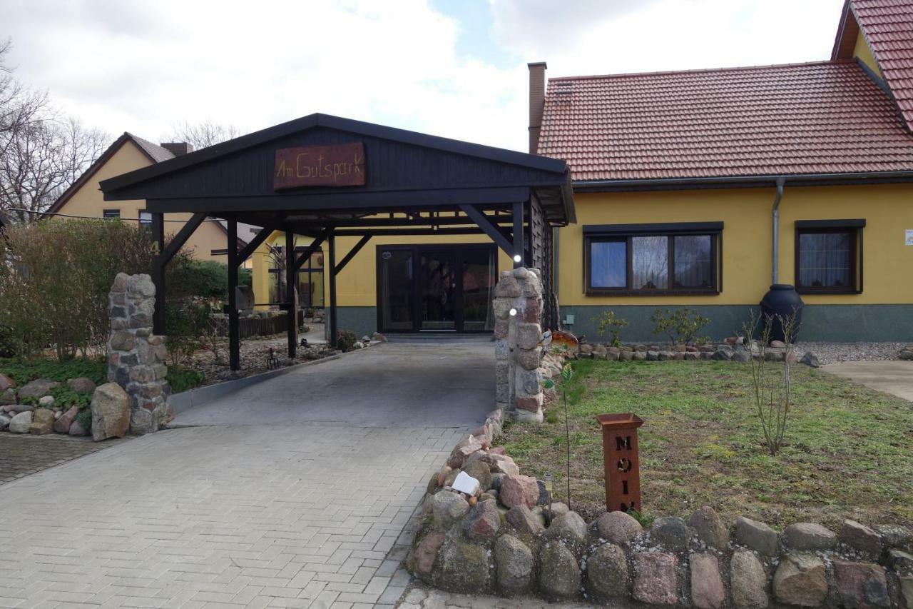Ferienhaus "Am Gutspark" Alt Tucheband Dış mekan fotoğraf